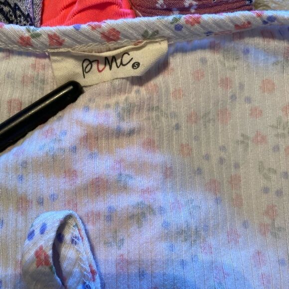 Pinc ribbed floral front tie blouse - Picture 2 of 4